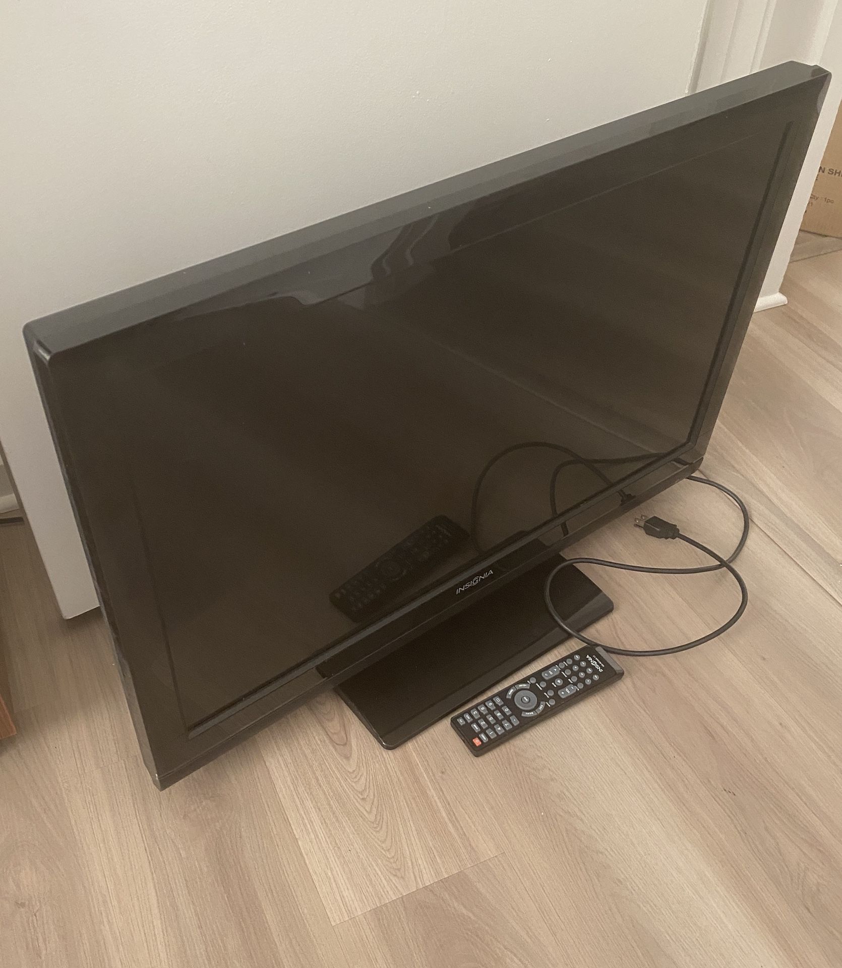 32 Inch TV