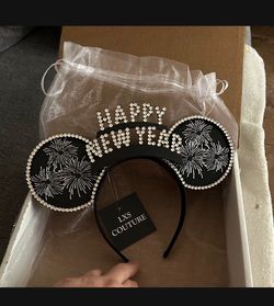 Minnie Mouse Happy new years ears