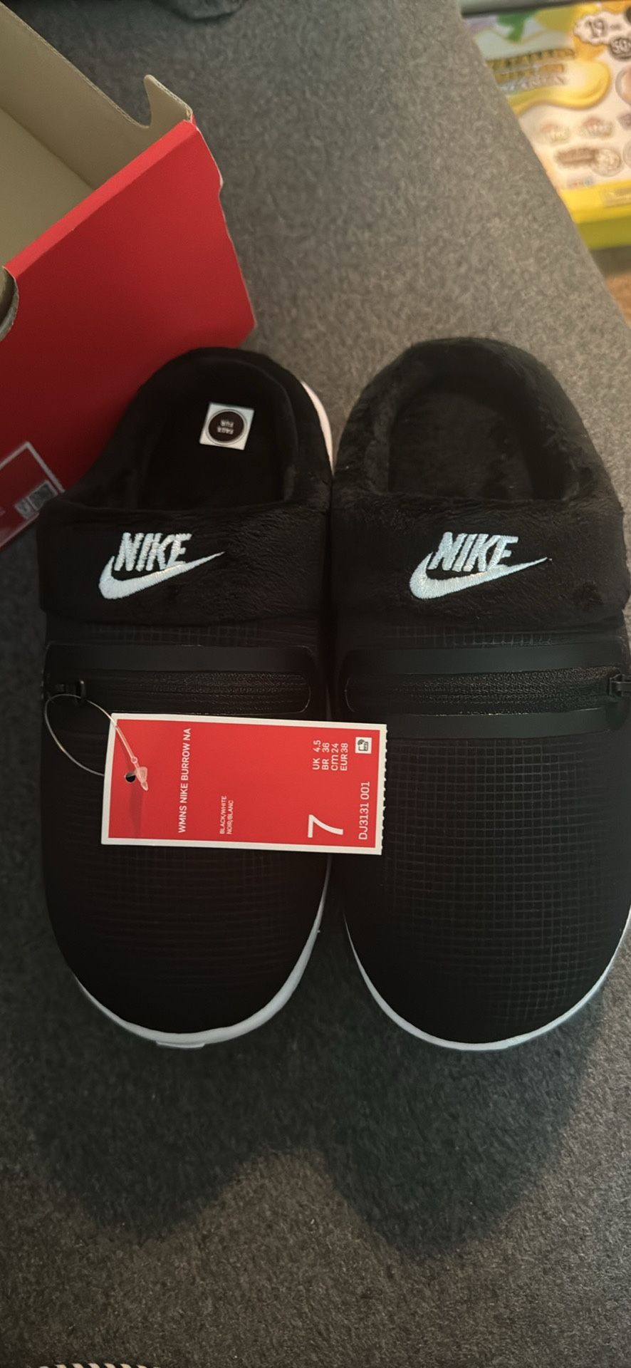 Women’s Slippers Size 7