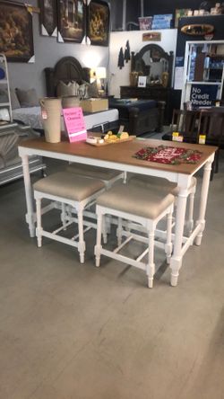 Table With 4 Chairs