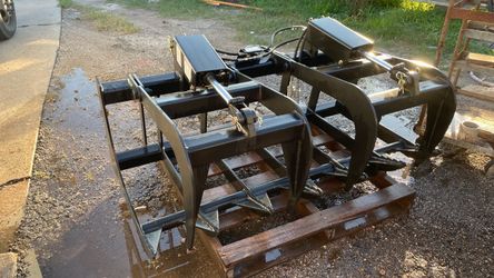 59” Hydraulic Skid Steer Grapple Attachment – Never Used