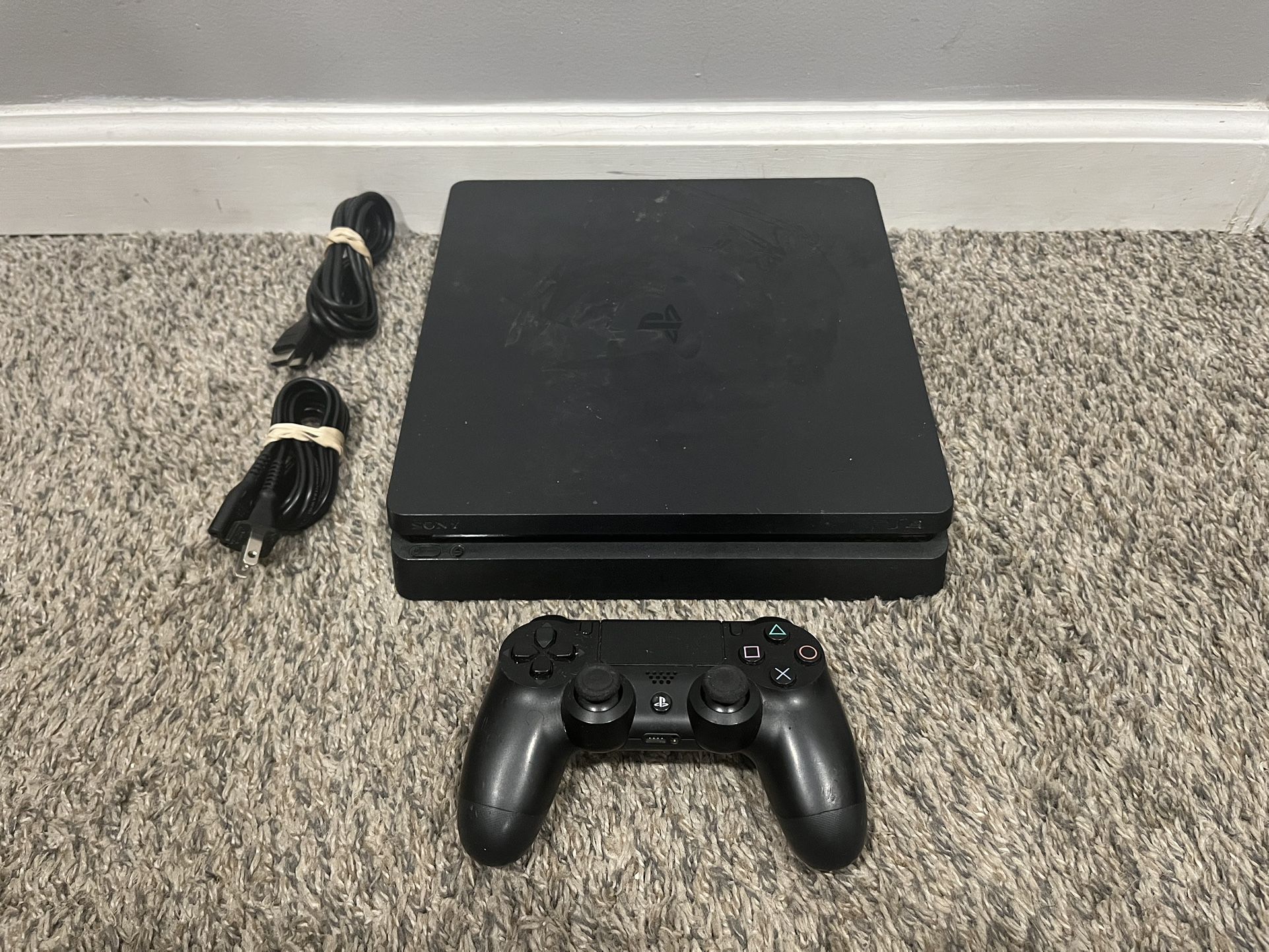 1TB  PlayStation 4 Slim 