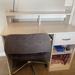 Selling Desk & Desk Chair With Supplies 