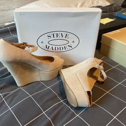 Steve Madden Blush Suede Wedge