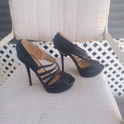 Black Stiletto 6-in Heels With The Zipper On The Back