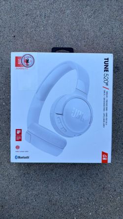 Jbl Tune 520 Bluetooth headphones brand new