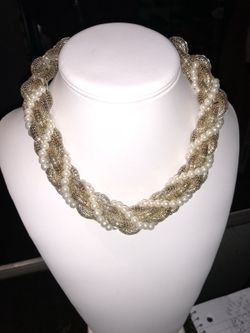 Perl necklace very nice