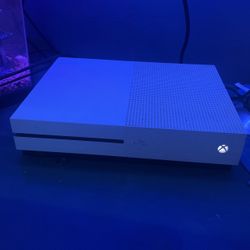 Xbox One S (Read Description)