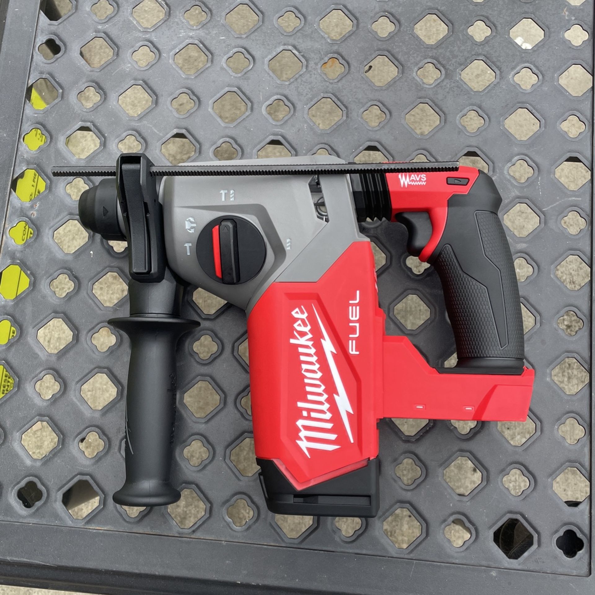 Milwaukee M18 FUEL 18V Lithium-Ion Brushless Cordless 1 in. SDS-Plus Rotary Hammer (Tool-Only)