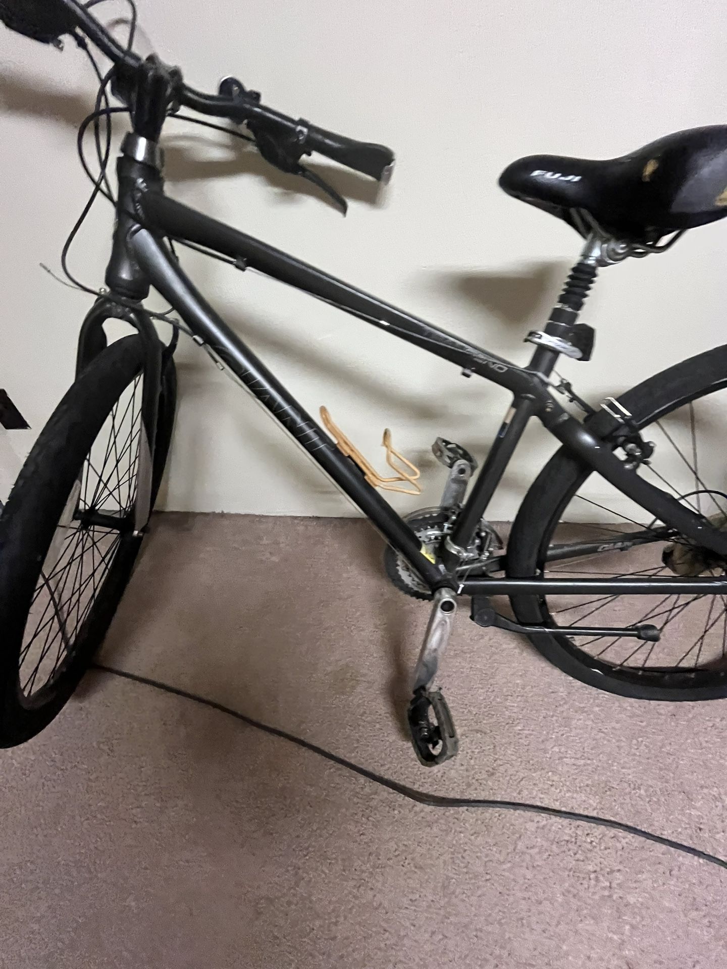 GIANT RENO XO MOUNTAIN BIKE