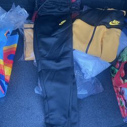 Size small only Nike tech