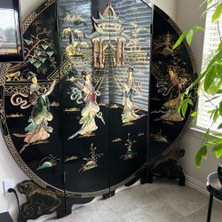 Collectible Black Lacquer Asian Divider