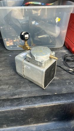 GAST OIL-LESS VACUUM PUMP | DOA-P707-FB