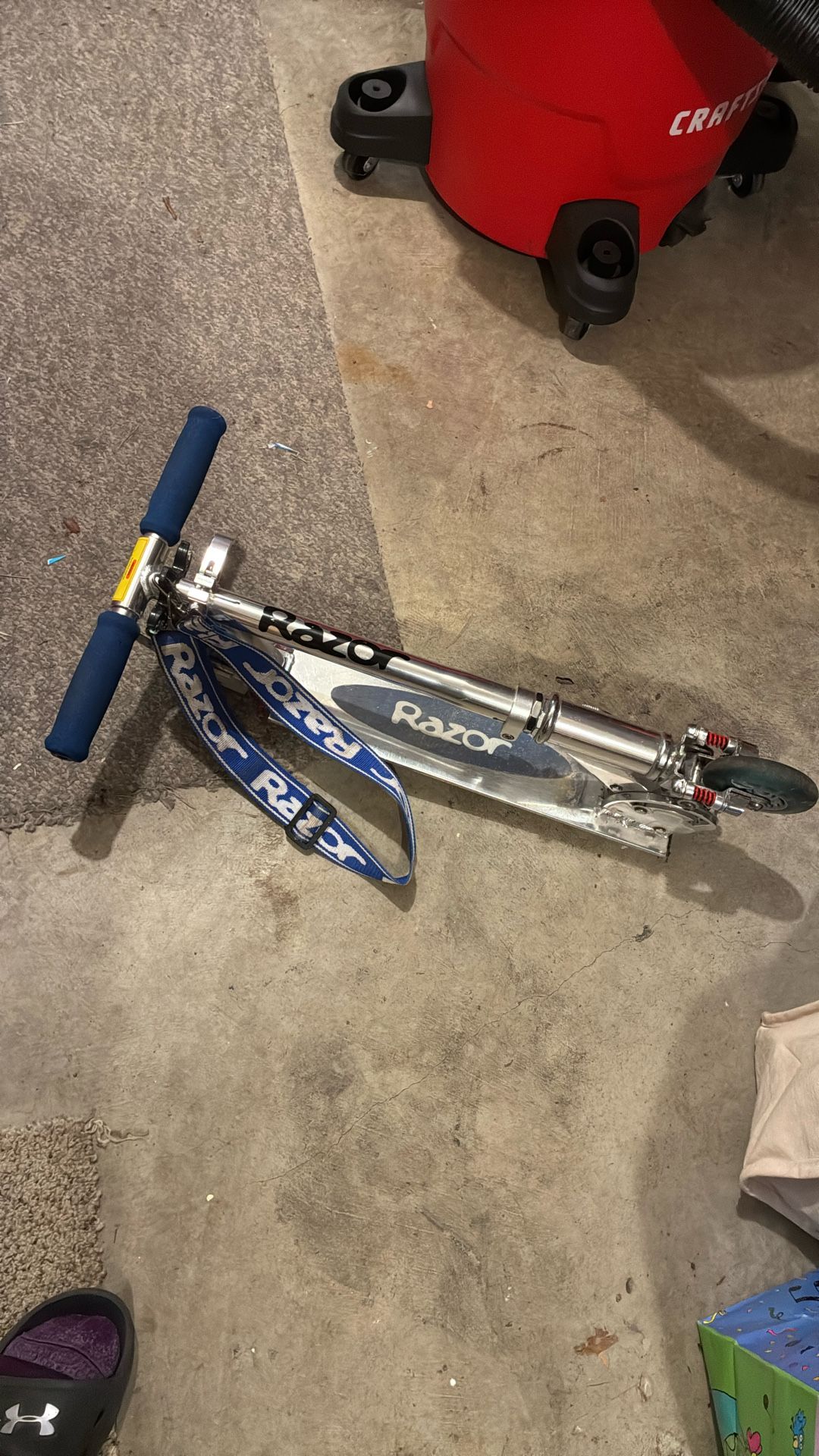 Fold Up Razor Scooter With Strap