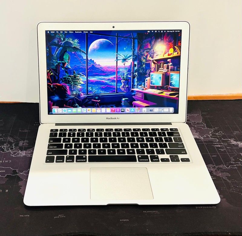 Apple MacBook Air 2015 Core i5 4GB 256GB SSD Fully Functional