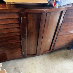 Dresser With Mirror