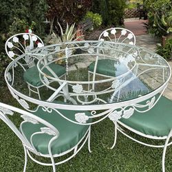 Vintage Russell Woodard Patio Furniture Table Set! Delivery Available For Extra Fee. 