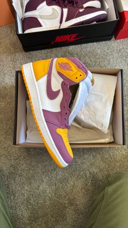 Size 9 Nike Jordan 1 “brotherhood”
