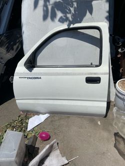 Tacoma door 95-04