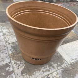 16” W x 14” Tall Self Watering Garden 🪴 Planter Pot macetero con riego