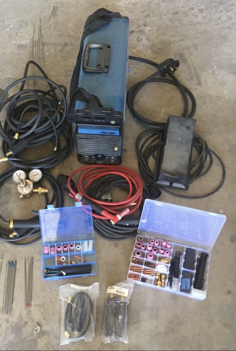 Miller Dynasty Dx 200 Tig Welder 110v/220v for Sale in Las Vegas, NV