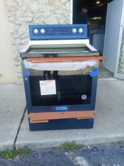 Brand New Stove $1900