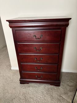 Cherry Wood 5-Drawer Chest Dresser