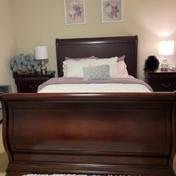 Solid Wood Queen Bedroom Set 