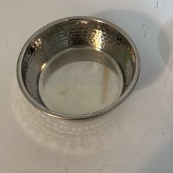 2 DOG/CAT FOOD/ WATER DISHES