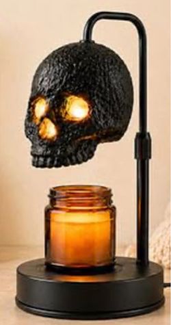 HALLOWEEN ~ Black resin skull candle warmer