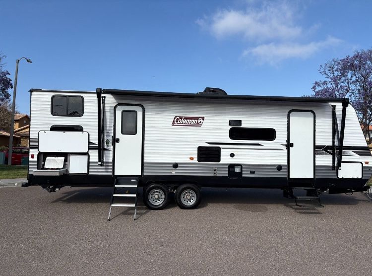 2022 Coleman Lantern 285 Bunk House