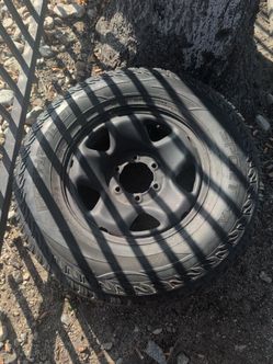 Wheel and Tires Toyota Tacoma 265/70 r16 111s
