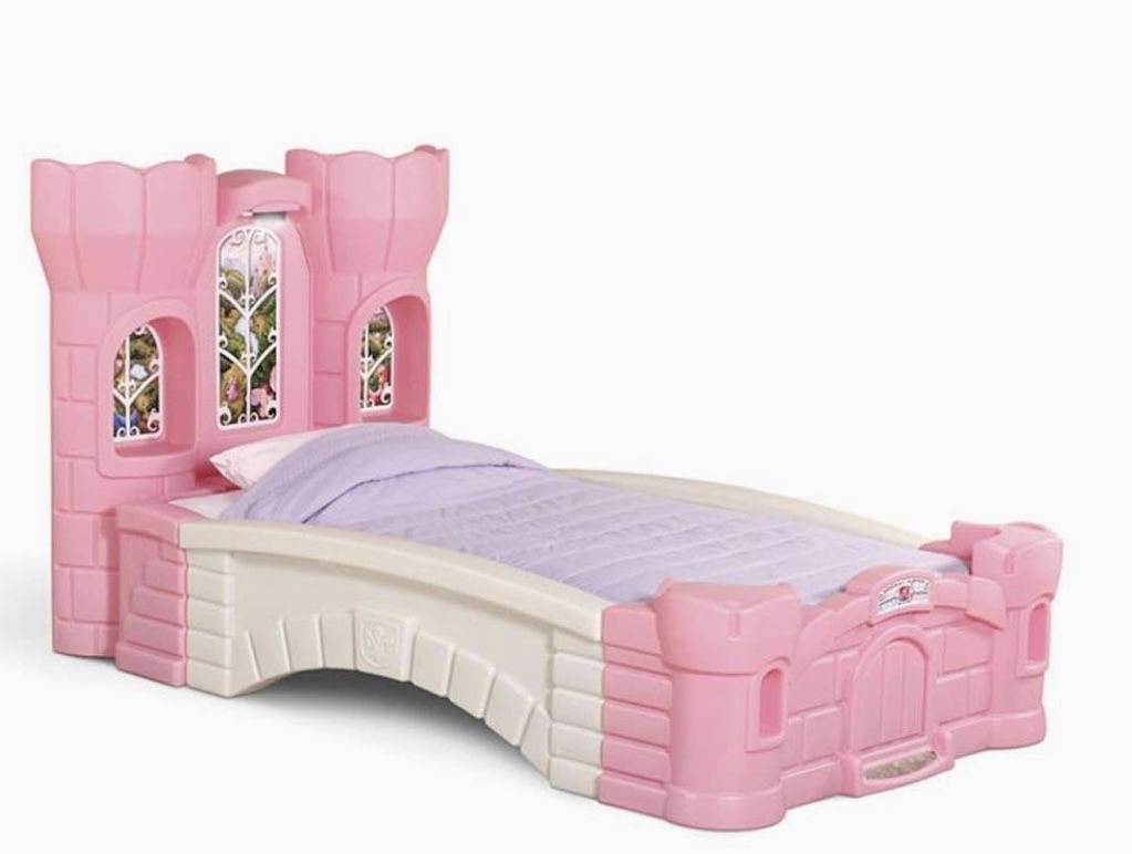 Twin Bed Frame- Girls Princess Palace Step2 (Mattress Included)