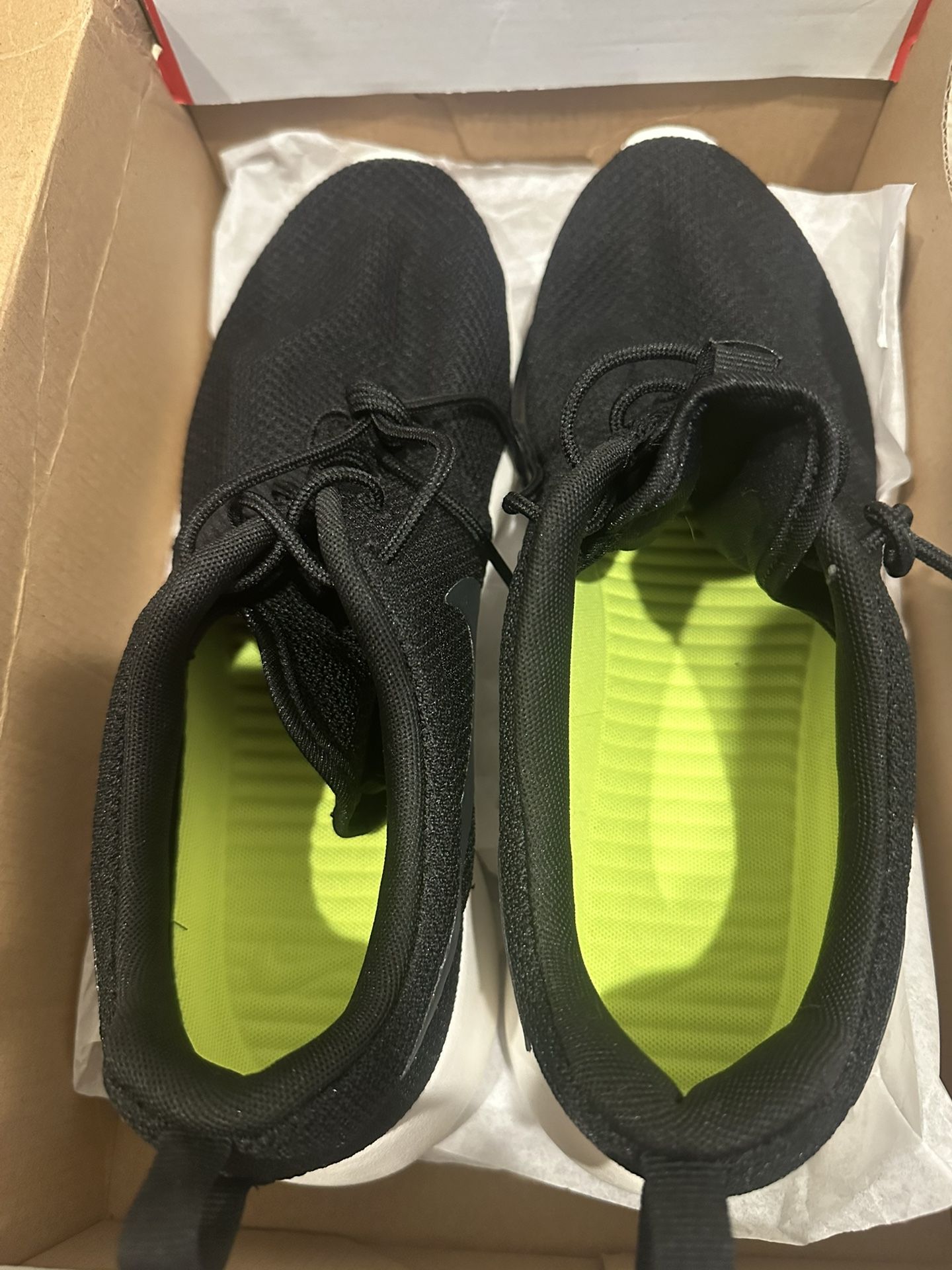 Nike Roshe one black Never Worn