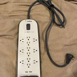 12-outlet surge protector power strip