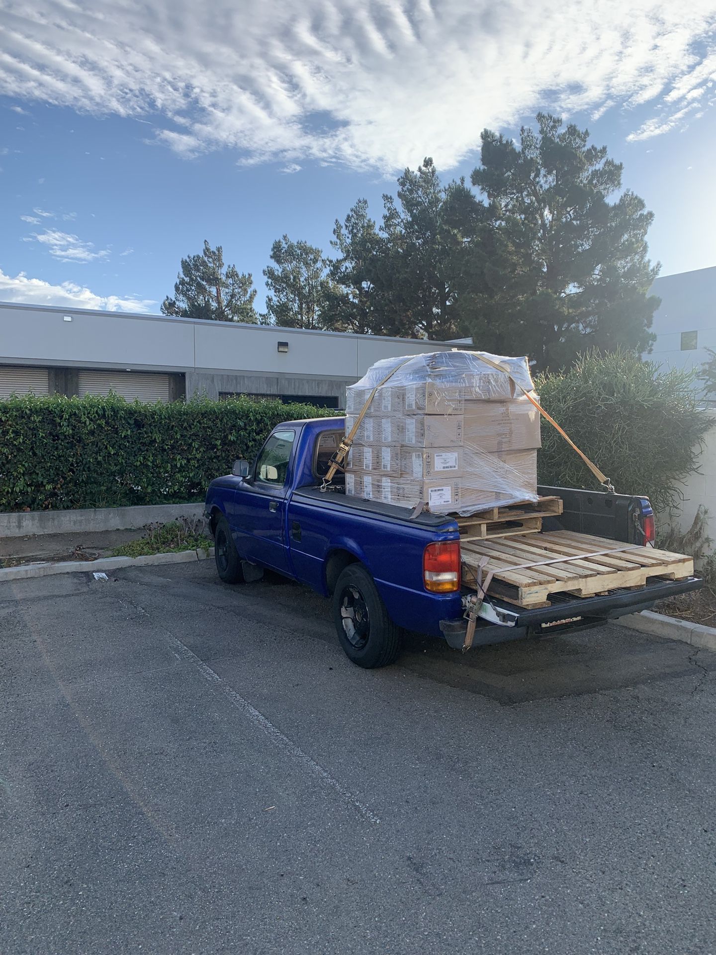 Pallet Delivery  With Products.   Up To 800 Lbs