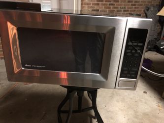 Amana Microwave Oven With Trim