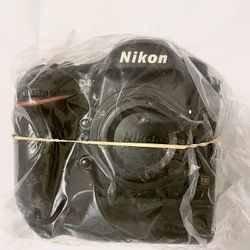Nikon D4 (Body Only)