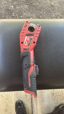 Milwaukee M12 Cordless Copper Tubing Cutter