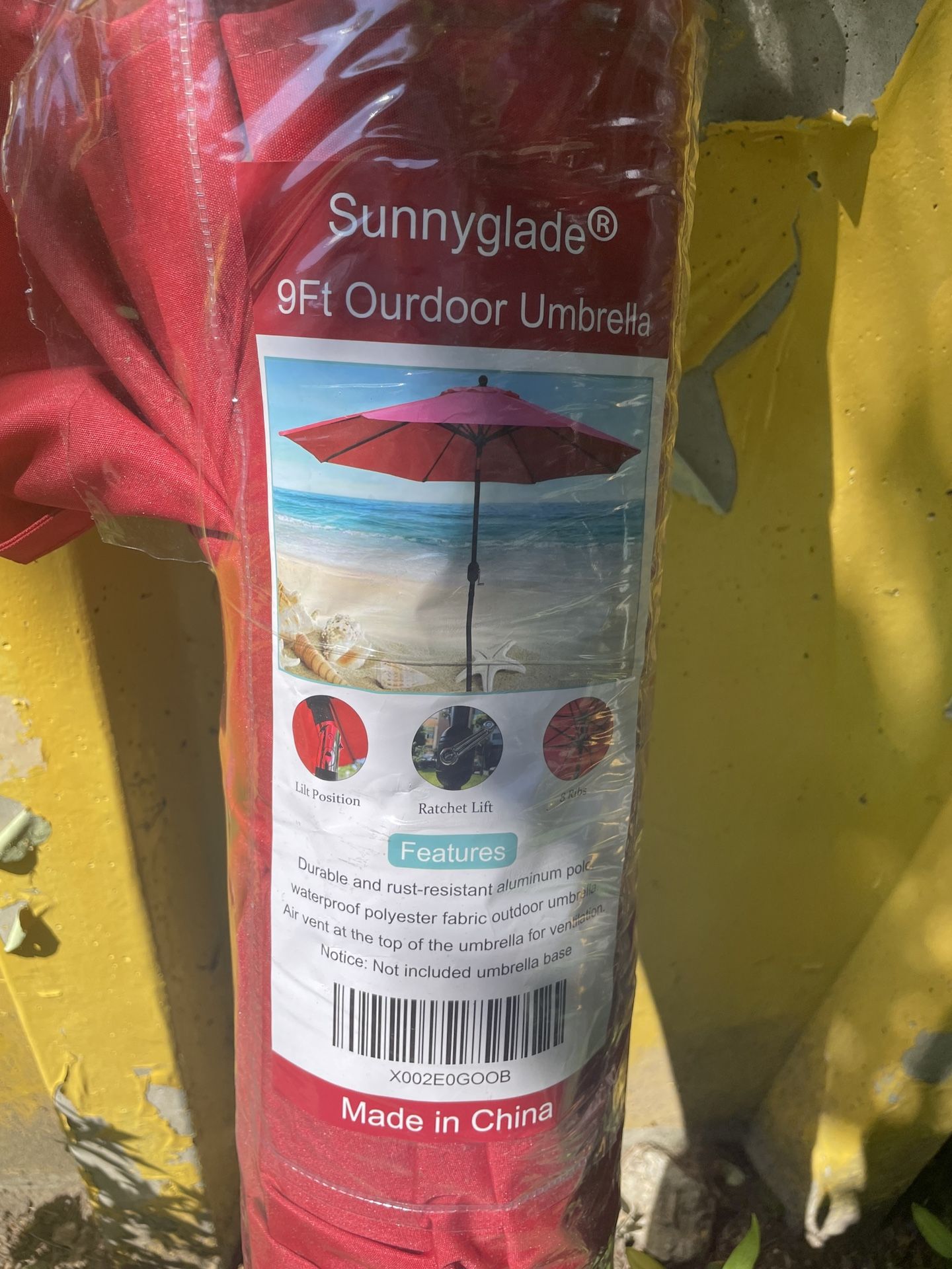 Sunnyglade 9' Patio Umbrella Outdoor Table Umbrella with 8 Sturdy Ribs (Red)