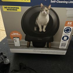Pet safe Self Cleaning Litter Box 