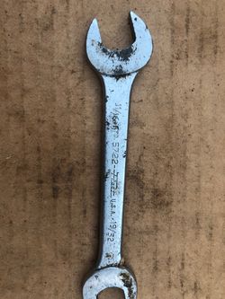 11/16 “ & 19/32” wrench.