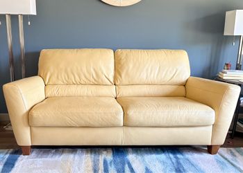 Classy Livingroom Sofa