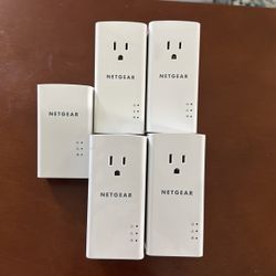 Netgear Powerline 1200 + Extra Outlet