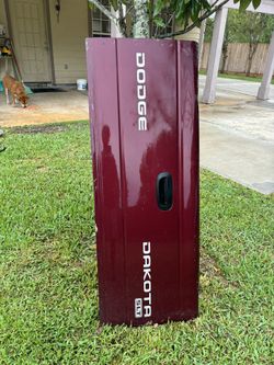 Dodge Dakota SLT Tailgate