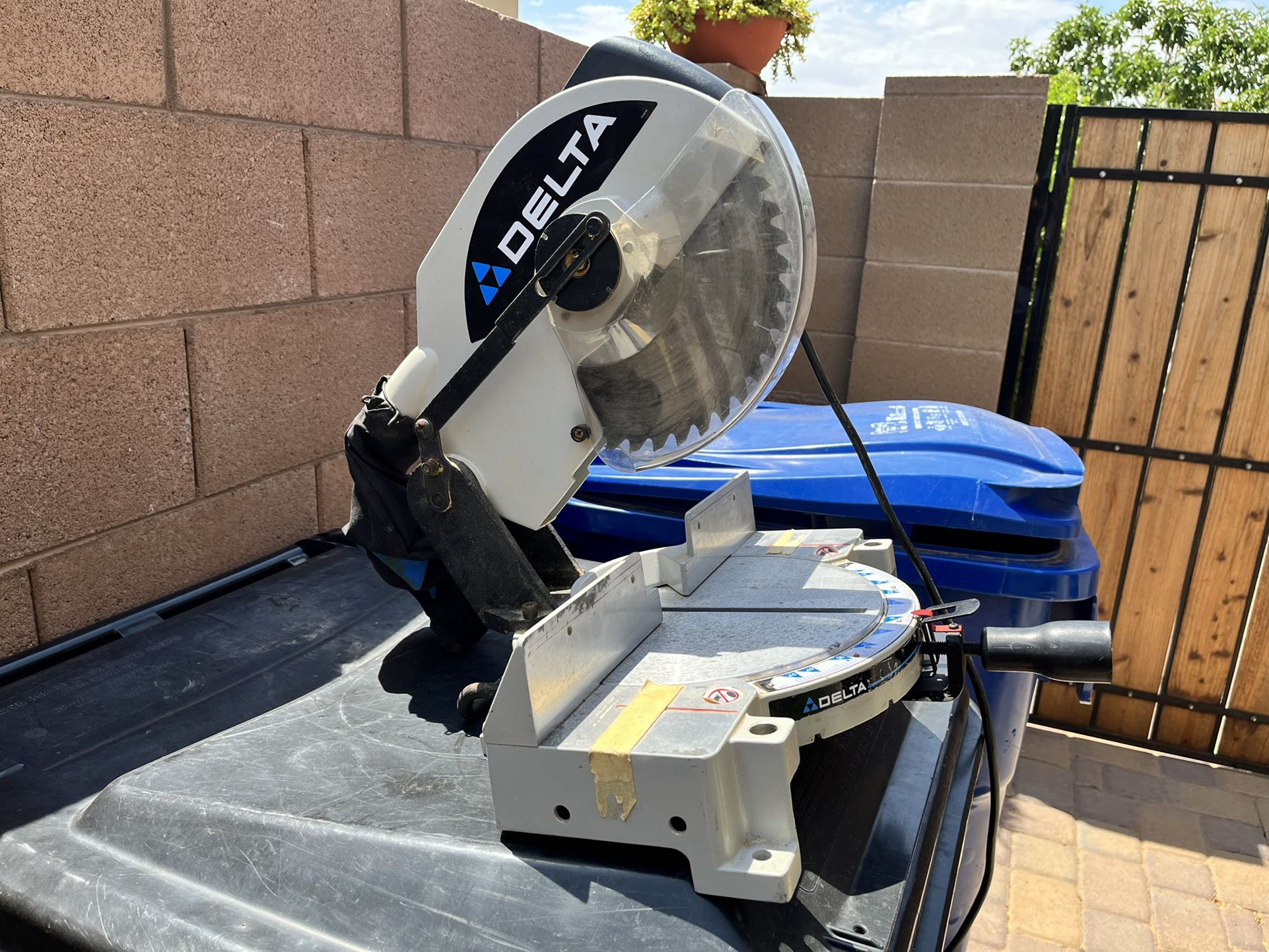 Delta 10” power Miter Saw