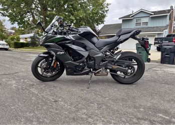 2026 Kawasaki Ninja 1100SX ABS — Under 500 Miles — Excellent Condition