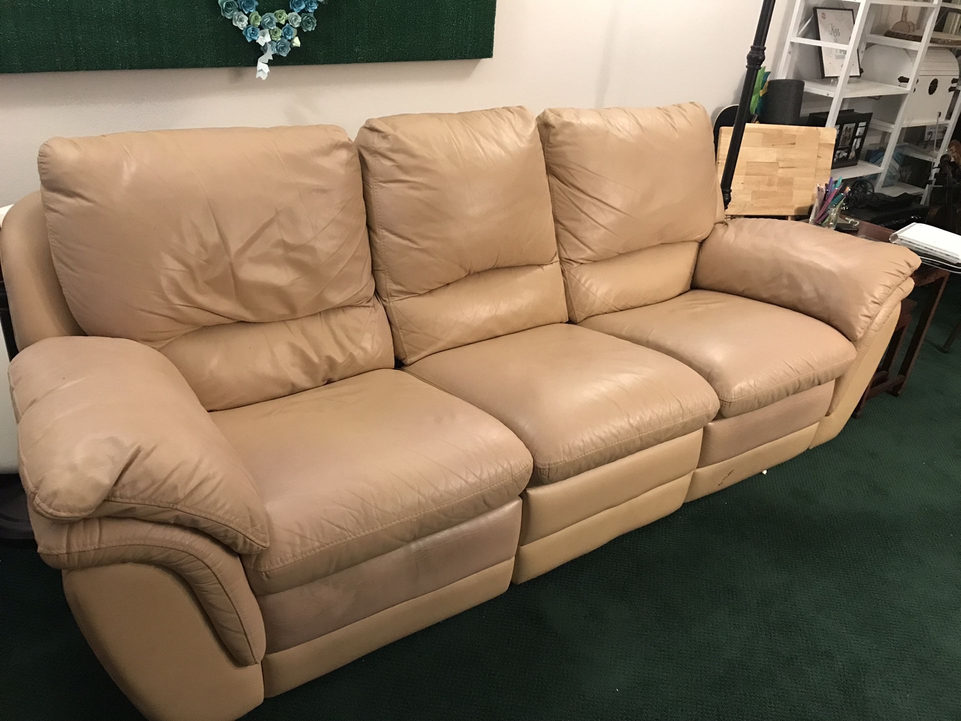 Kellum Leather Design by Ashley® Longview Pad-Arm Reclining Sofa
