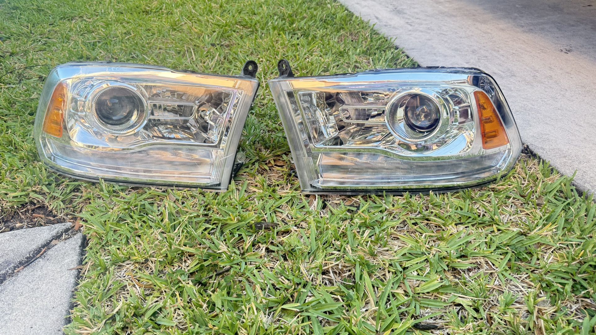RAM 1(contact info removed) - HEAD LIGHT PAIR