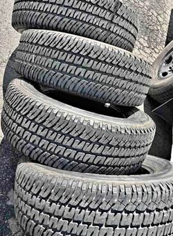 275/65/20Michelin Selling a set of 4 tires in excellent condition 🫡